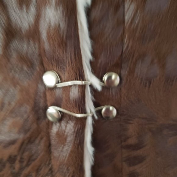 Outback Trading Company Faux Animal Print Vest - Picture 4 of 7